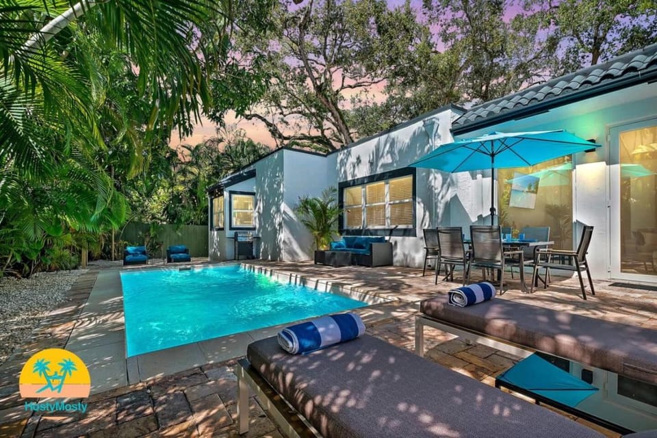 Patio, Day, Garden, Garden view, Pool view, Swimming pool, Swimming pool