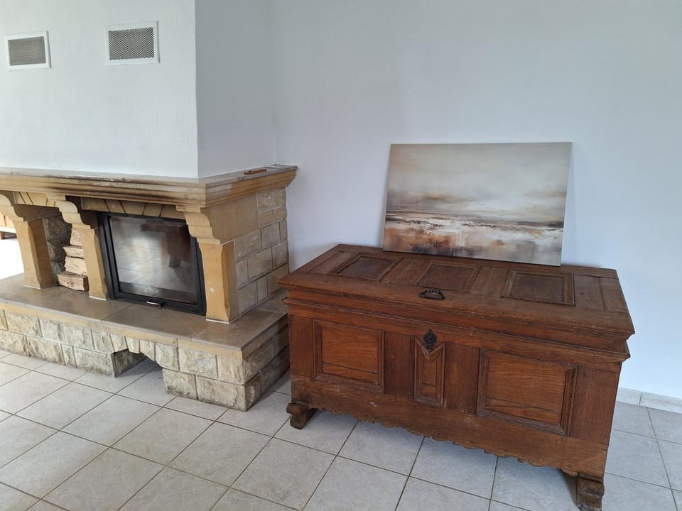Living room, flat iron