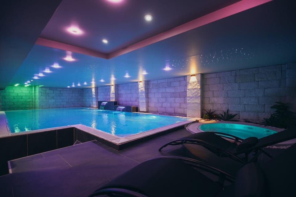 Spa and wellness centre/facilities, Pool view, Swimming pool