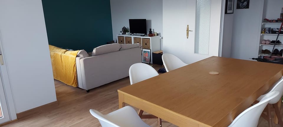 TV and multimedia, Living room, Seating area, Dining area, hair dresser