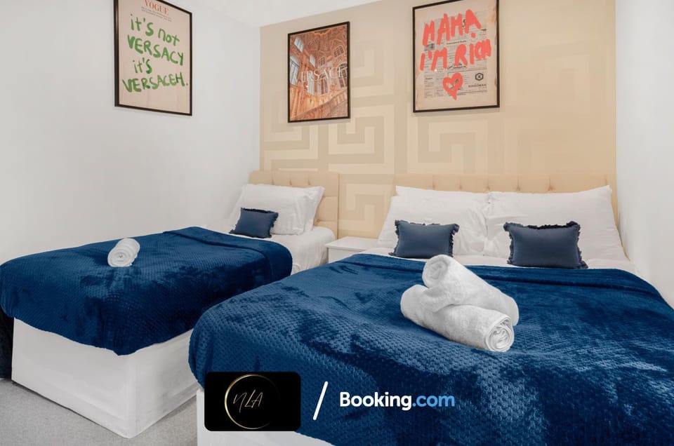 Bed, Photo of the whole room, Bedroom, internet, towels