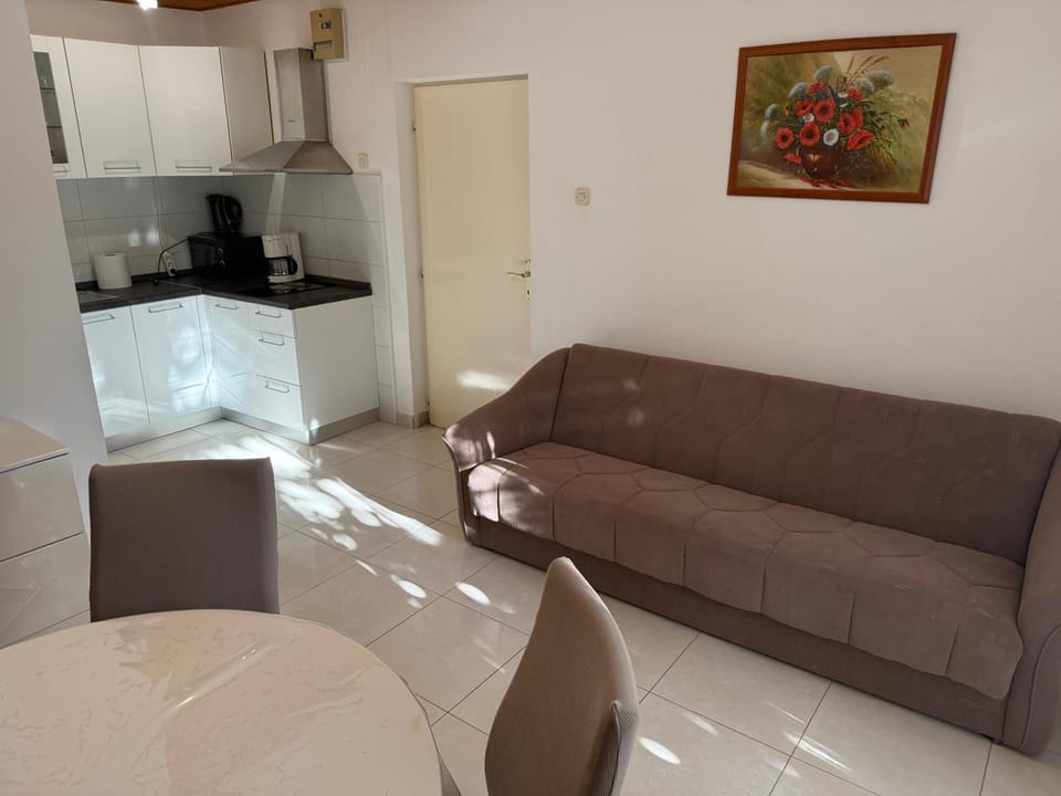 Burano beach apartments Apartment in Šibenik-Knin County, Croatia