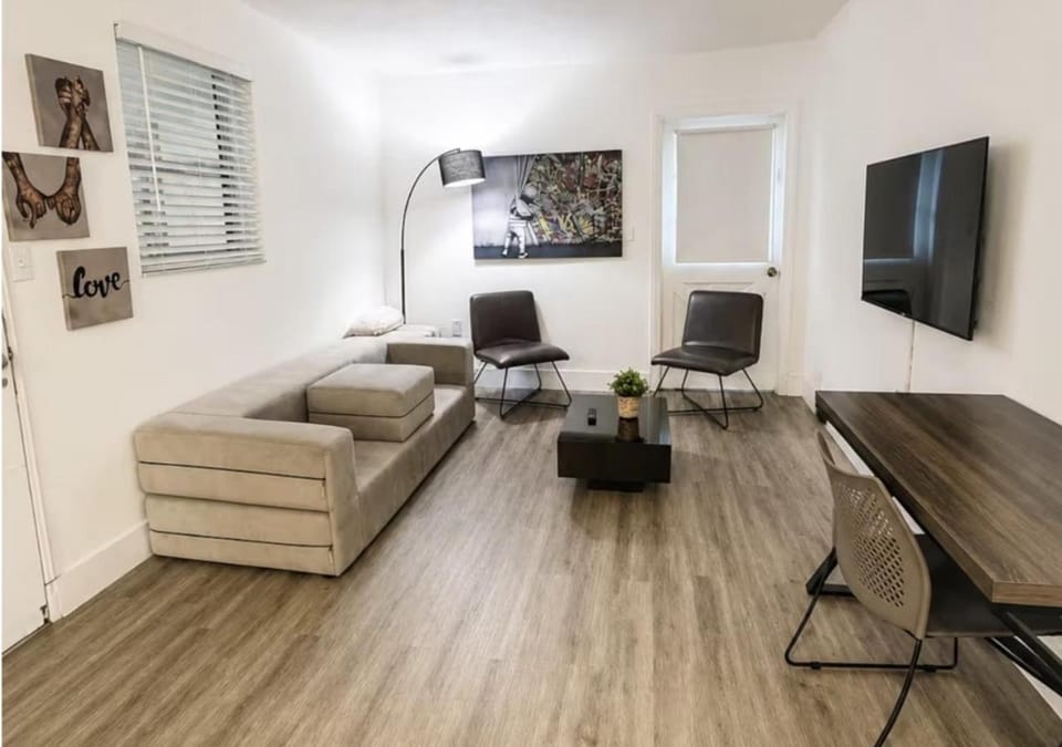 EcoStays Comfort Apartment Near Miami Airport 308 Apartment hotel in Miami