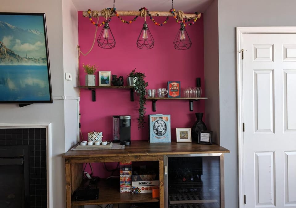 Coffee/tea facilities, Lounge or bar, minibar