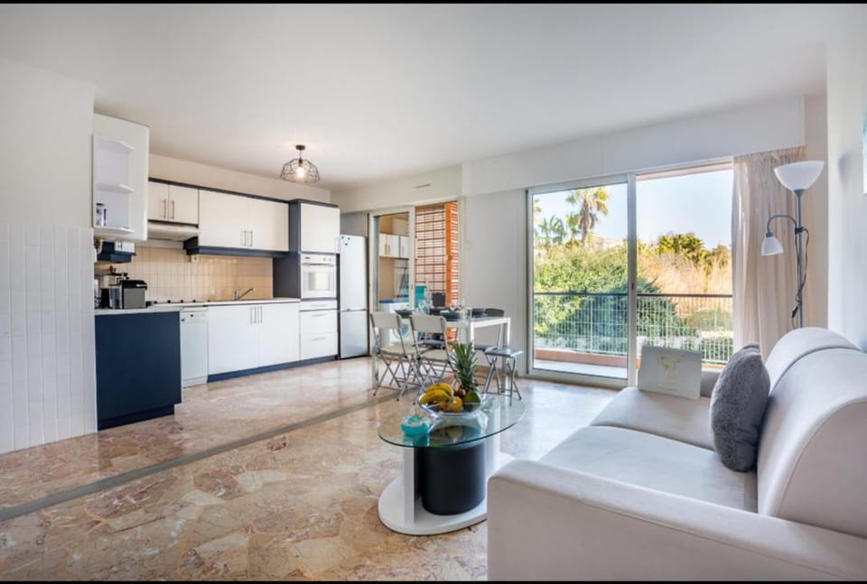 Balcony/Terrace, Kitchen or kitchenette, Living room, Seating area, Dining area, pet friendly, stove