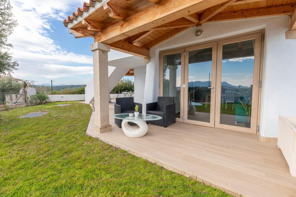 Property building, Patio, Day, Natural landscape, Garden, View (from property/room), Garden view