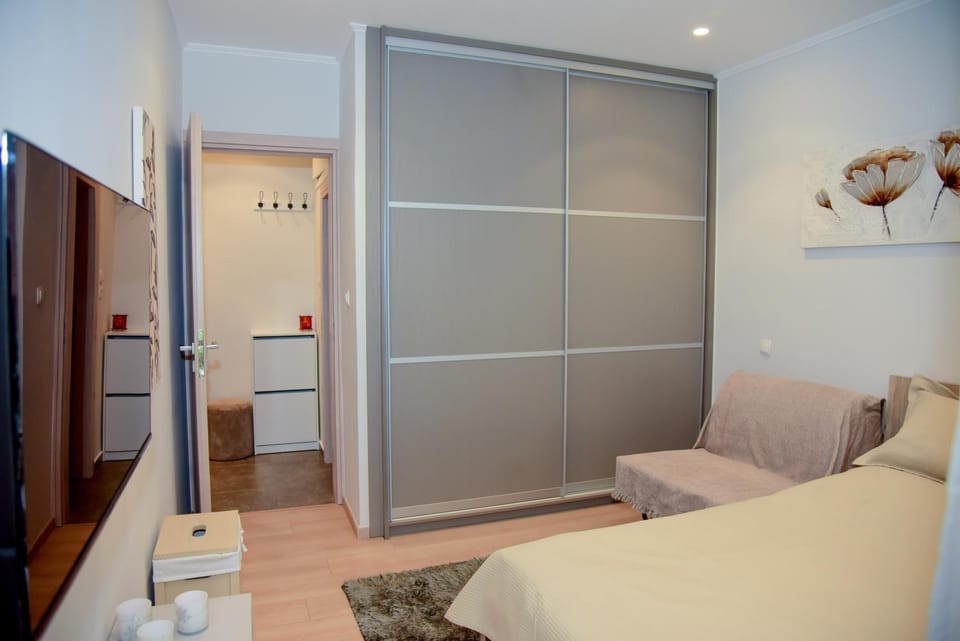 Bedroom, wardrobe