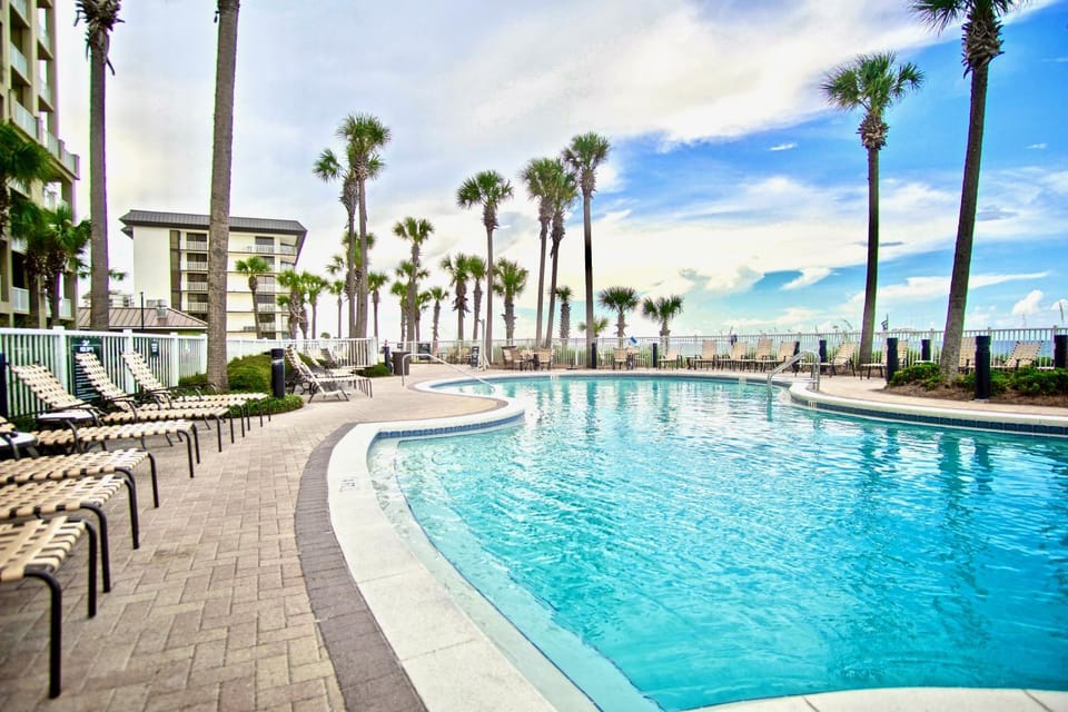 Grand Panama Resort 3BD 3BTH 1500 sq ft Oceanview Apartment in Panama City Beach