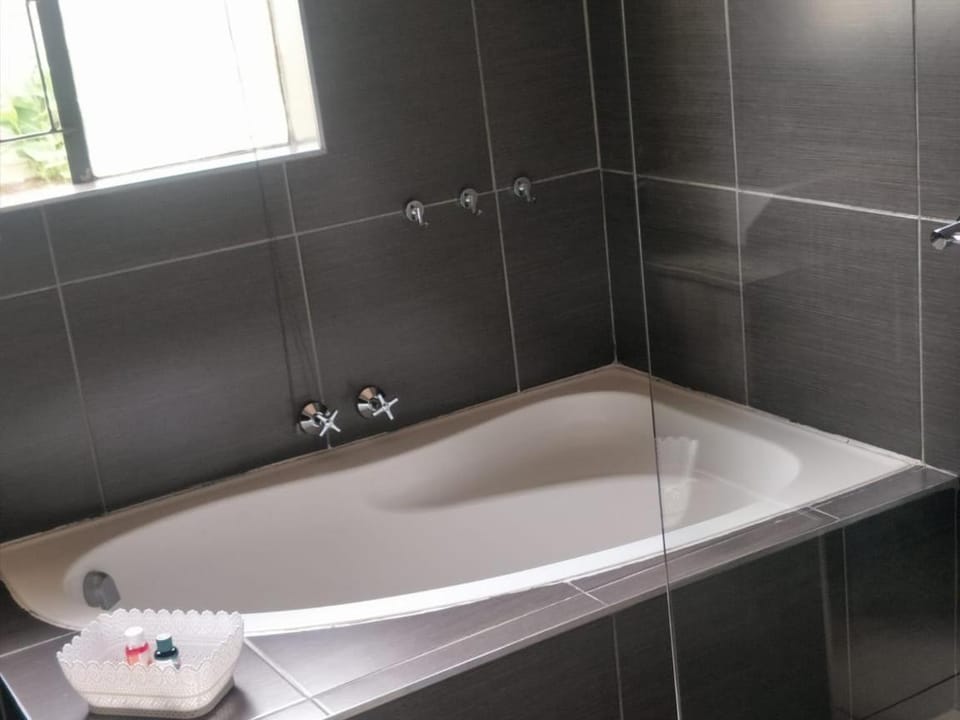 Serene B&B Bed and Breakfast in Sandton