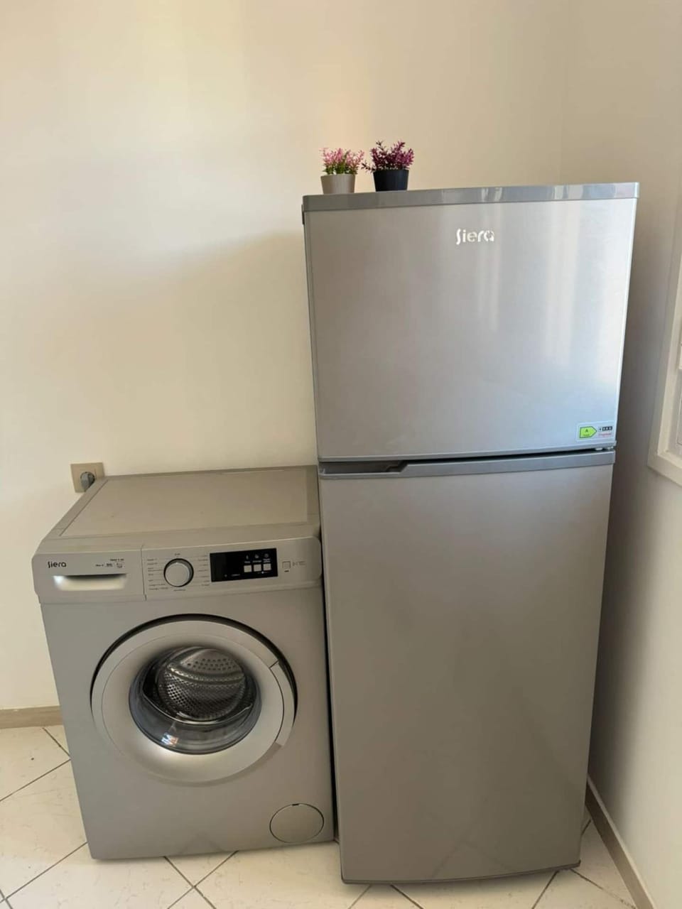 Kitchen or kitchenette, washing machine