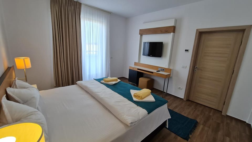 Bed, Photo of the whole room, Bedroom, hair dresser