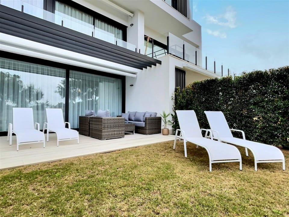 Garden, Balcony/Terrace