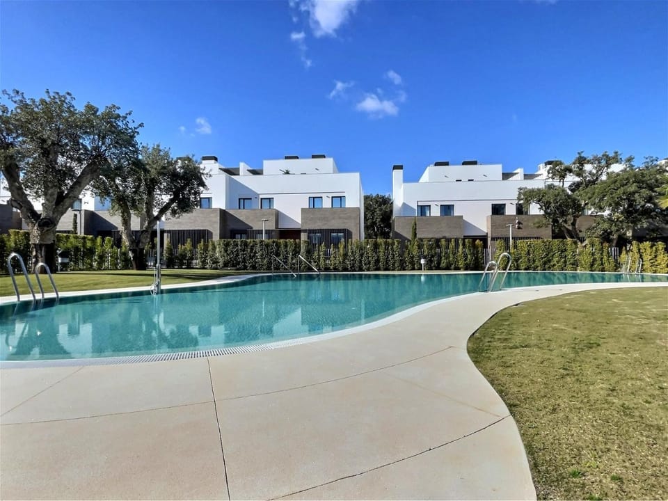 Garden, Swimming pool