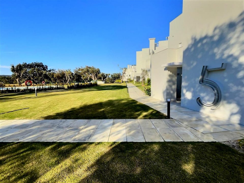 Facade/entrance, Spring, Garden, Garden view