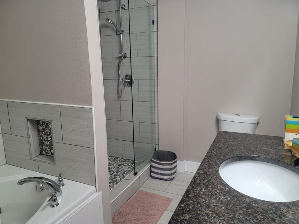 Great large home,8 min from Downtown House in Pensacola
