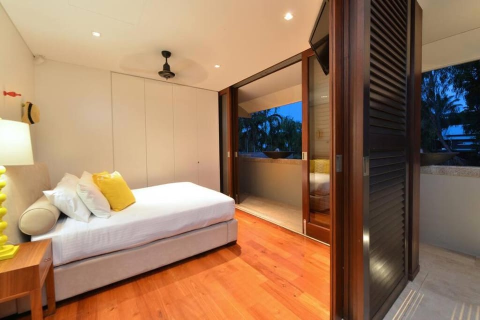 Tugela - Luxury Holiday Home House in Port Douglas