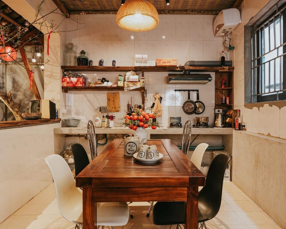Restaurant/places to eat, Kitchen or kitchenette, Kitchen or kitchenette, Dining area