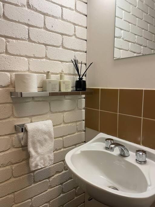Lawlers 2 Apartment in Hotham Heights