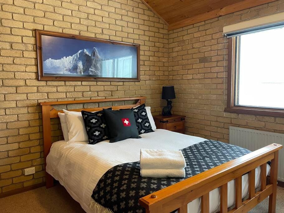 Lawlers 2 Apartment in Hotham Heights