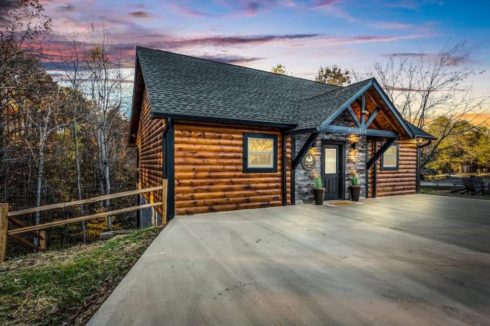 Magnificent- Sevierville Cabin Cabin in Sevierville