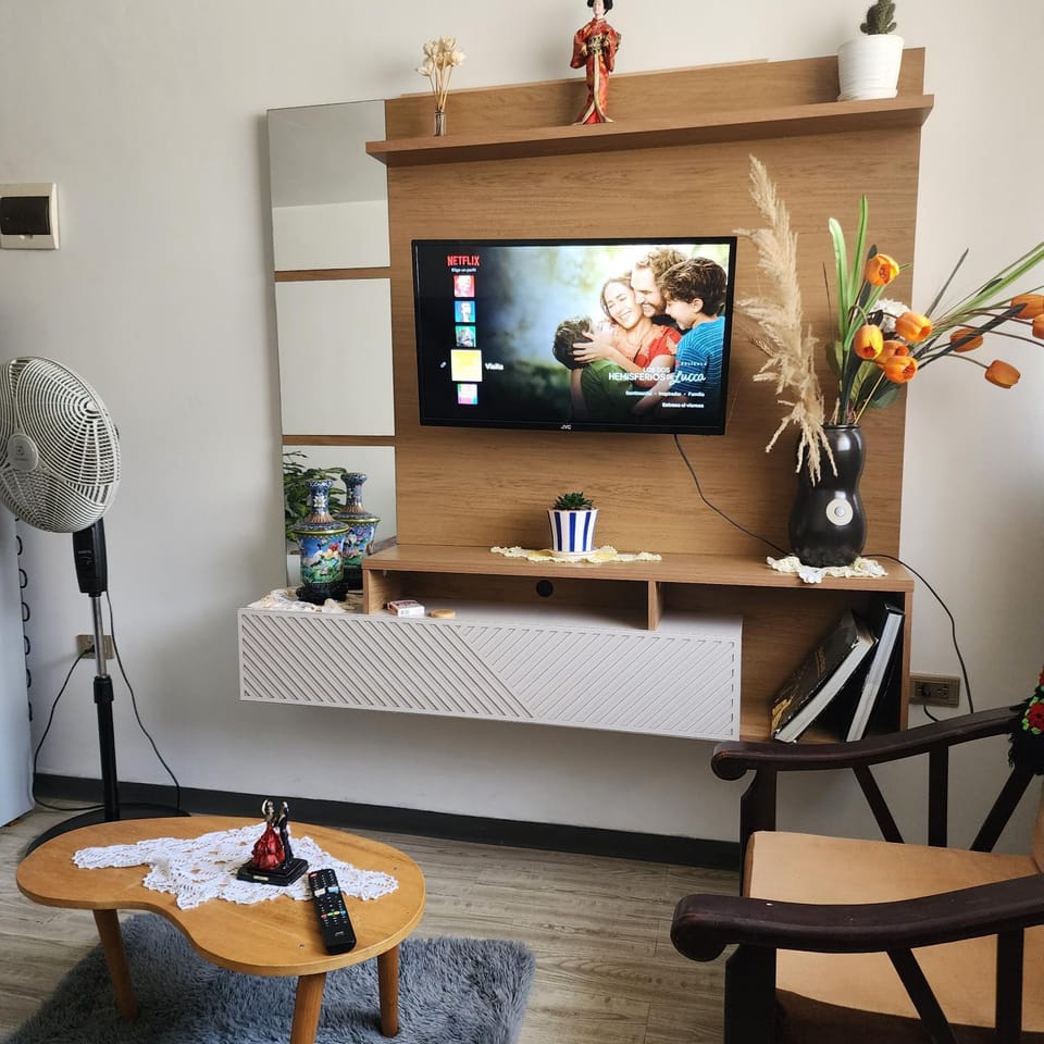 Communal lounge/ TV room, TV and multimedia, Living room, Seating area, Evening entertainment, fireplace