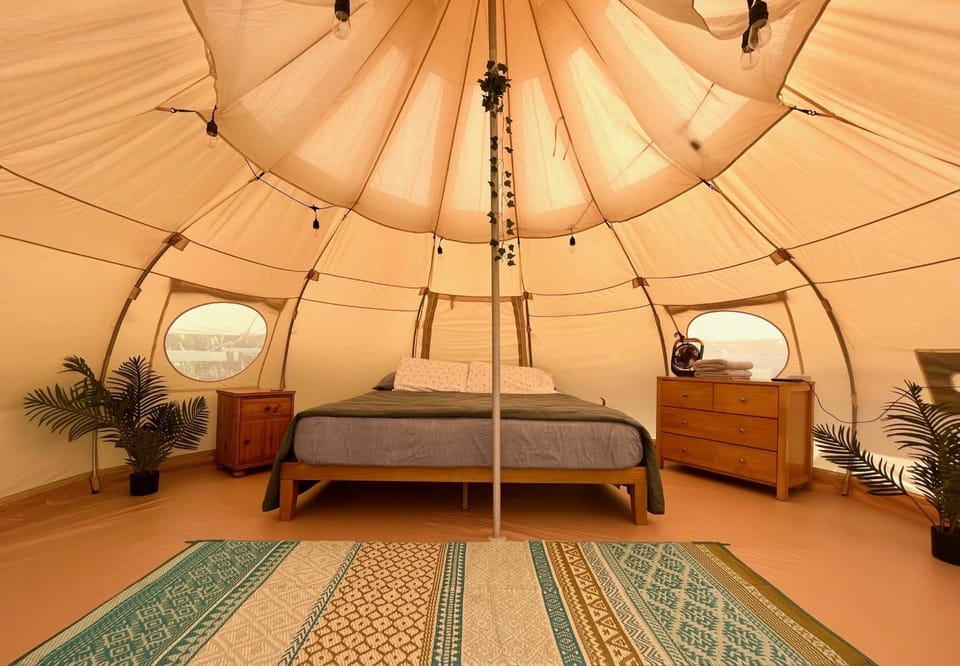 North Shore Glamping Camping Laie, Oahu, Hawaii Luxury tent in Laie