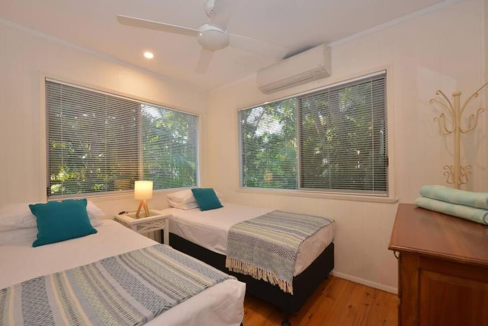 3 Bedroom Queenslander Home Close to Four Mile Beach House in Port Douglas