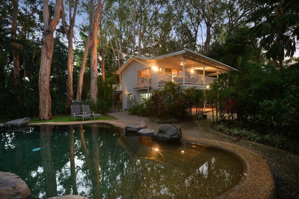 3 Bedroom Queenslander Home Close to Four Mile Beach House in Port Douglas