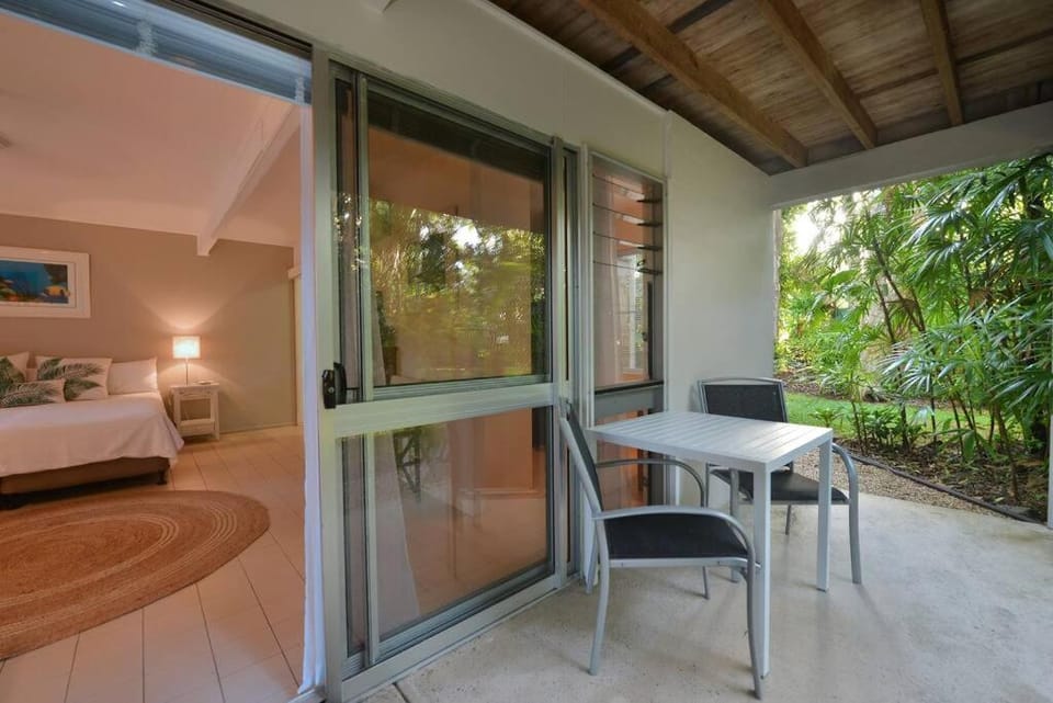 3 Bedroom Queenslander Home Close to Four Mile Beach House in Port Douglas