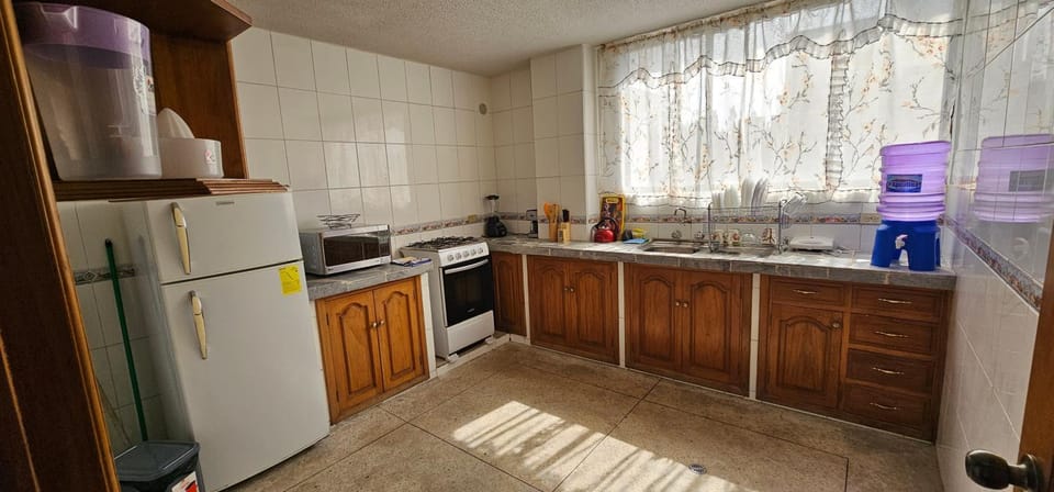Kitchen or kitchenette, minibar, pet friendly, stove