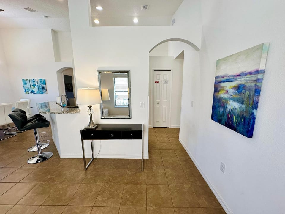 Villa with Pool in Gated 18-hole Golf Community with self-checkin after 4pm Villa in Loughman
