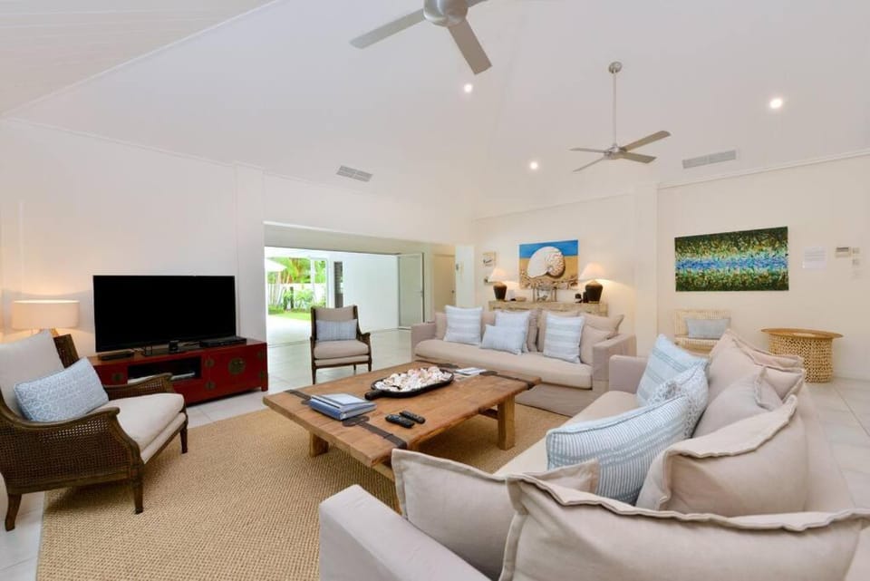 29 Beachfront Mirage - 4 Bedroom Luxury House House in Port Douglas