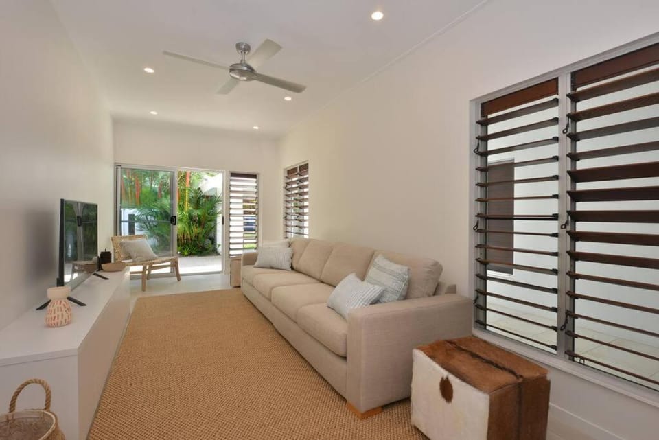 29 Beachfront Mirage - 4 Bedroom Luxury House House in Port Douglas