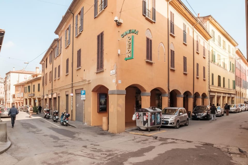 Mascarella 33 by Studio Vita Apartment in Bologna