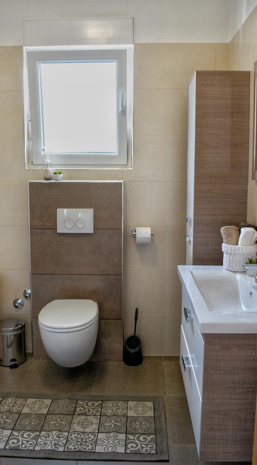 Toilet, Bathroom