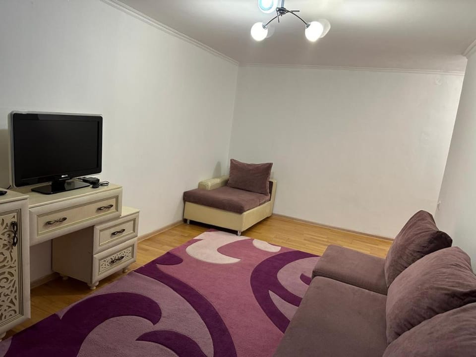 Communal lounge/ TV room, TV and multimedia, Living room, Seating area