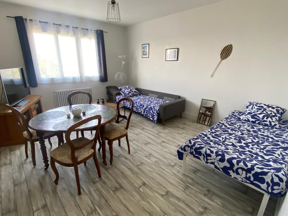 Appartement 4 personnes, 2 ch, parking gratuit et facile Apartment in Bourgogne-Franche-Comté