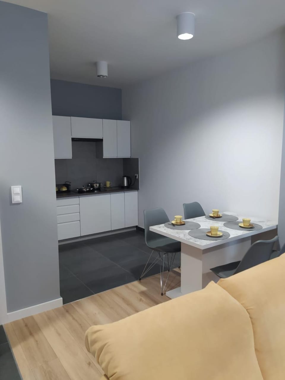 Kitchen or kitchenette, Dining area, stove