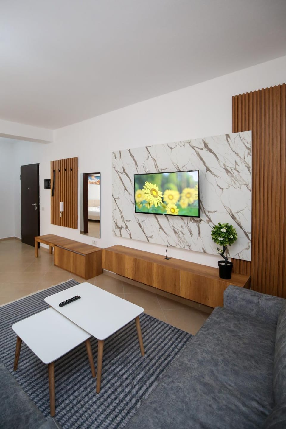 Communal lounge/ TV room, TV and multimedia, Living room, Seating area, Evening entertainment