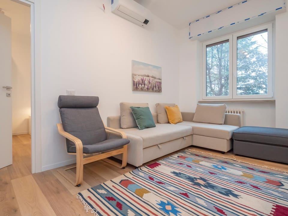 Living room, Seating area, air conditioner