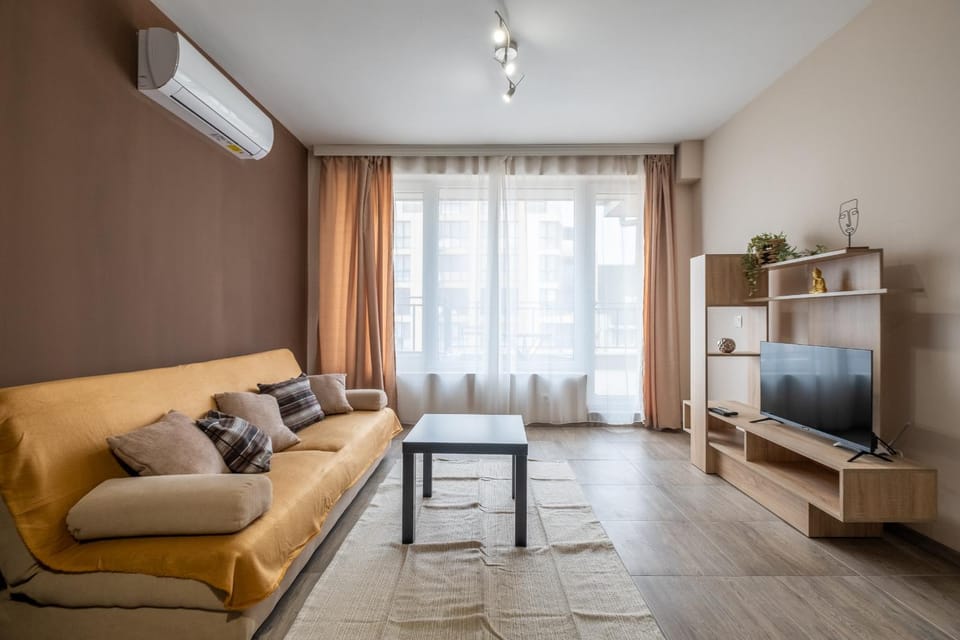 Communal lounge/ TV room, TV and multimedia, Seating area, Evening entertainment, air conditioner