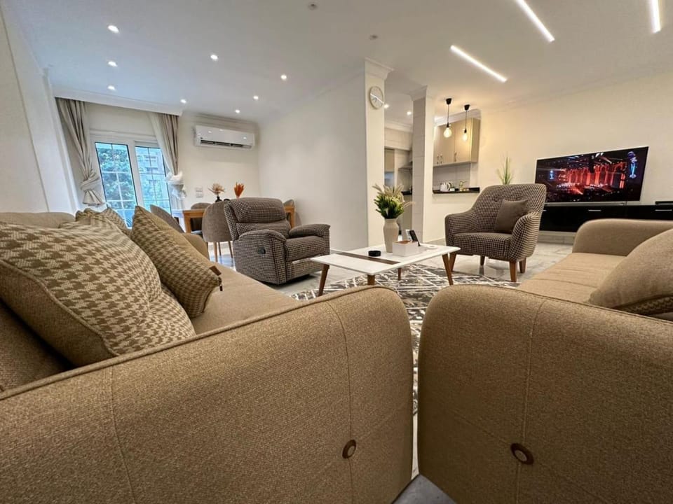 Seating area, Evening entertainment