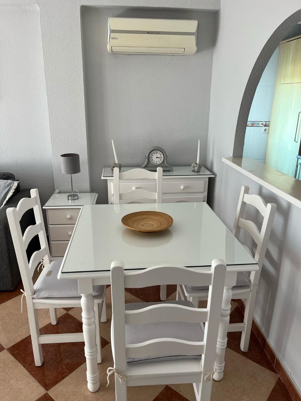 Living room, Seating area, Dining area, air conditioner