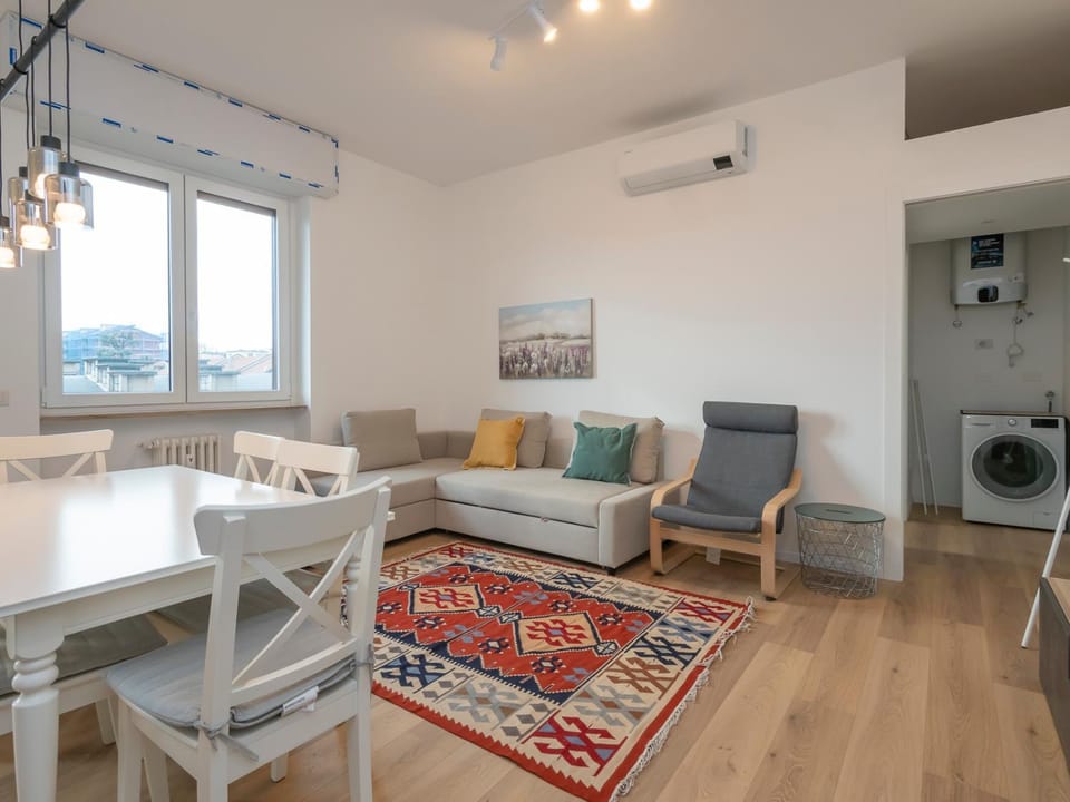 Living room, Dining area, air conditioner