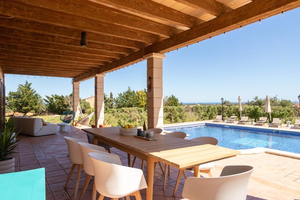 Balcony/Terrace, Dining area, Pool view, Sea view, Swimming pool