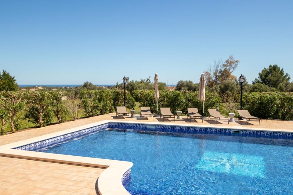 Pool view, Swimming pool, sunbed
