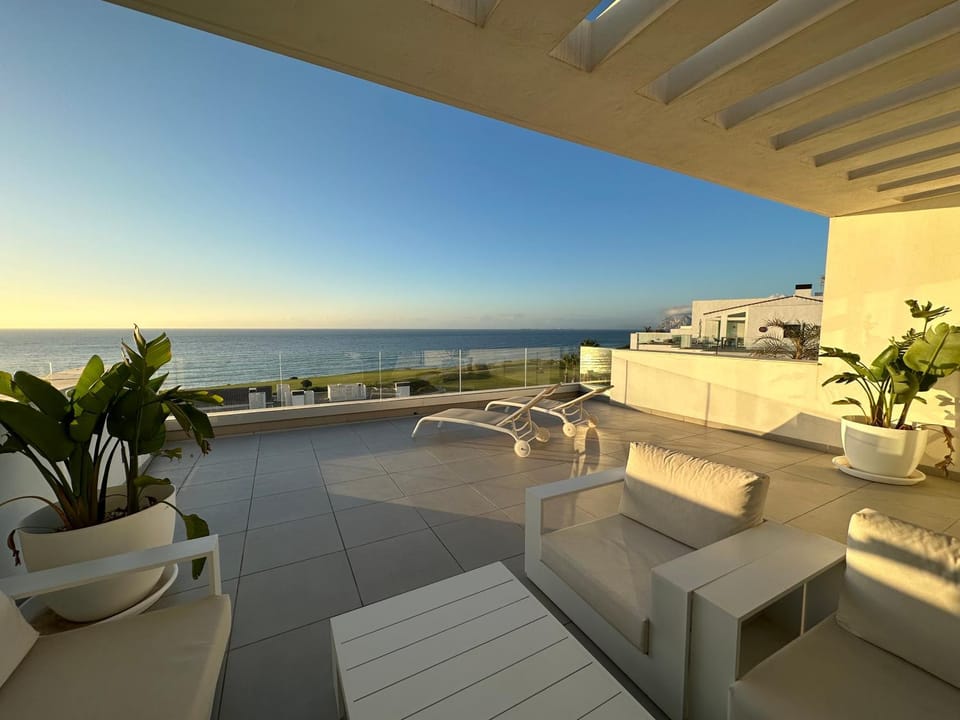 322 - Magnificent Penthouse Firstline Golf & Beach Apartment in Andalusia