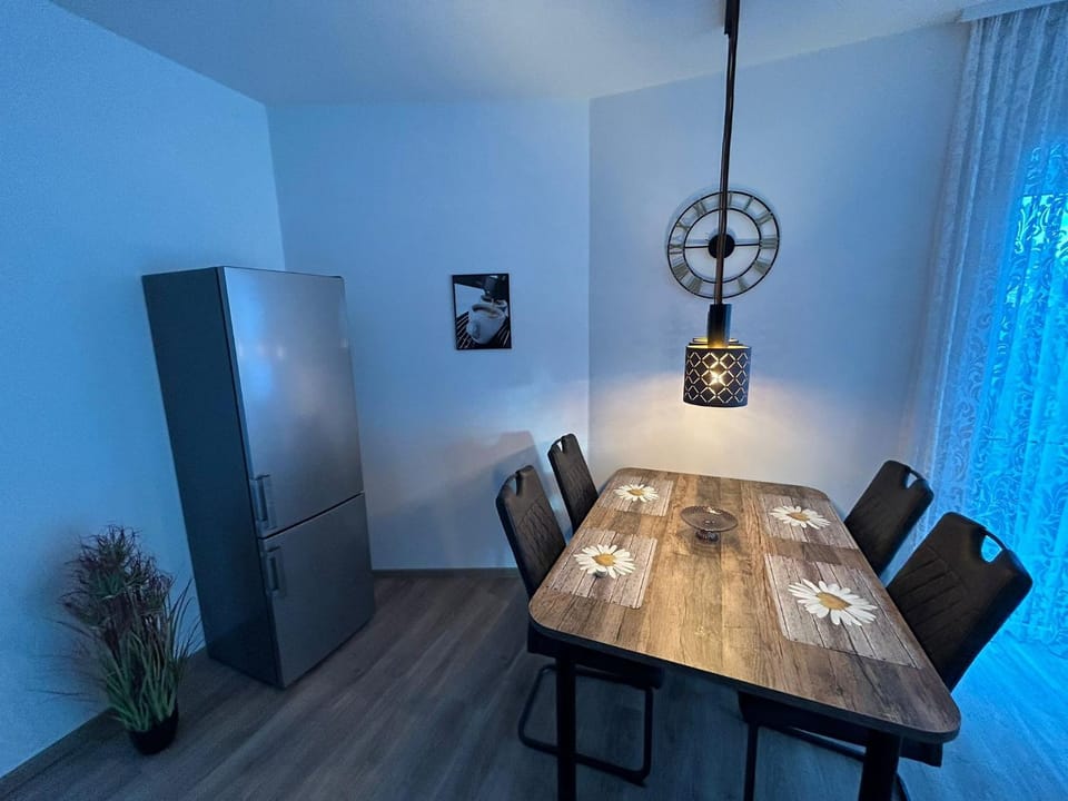 Moderne Ferienwohnung Green Forest mit Balkon und Stellplatz Apartment in Bremerhaven