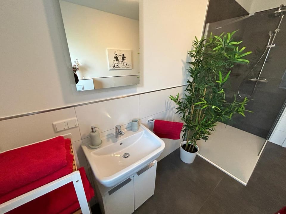 Moderne Ferienwohnung Green Forest mit Balkon und Stellplatz Apartment in Bremerhaven