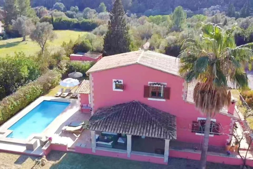 Finca REIG in Traumlage,Pool,strandnah,schnelles WIFI,Klima Villa in Raiguer